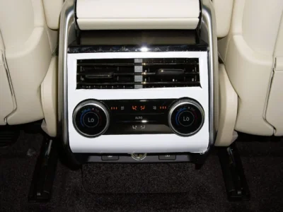 2026 Land Rover Range Rover Autobiography P530 4.4LTwin-Turbo V8 Black White SUV