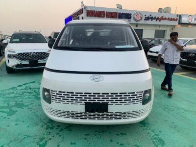 2024 Hyundai Staria 3.5L Petrol 6 Cylinders Petrol Engine White Black GCC