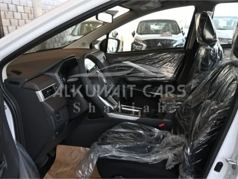 2023 MITSUBISHI XPANDER 1.5L 4 Cylinders PETROL Engine AT White Black SUV GCC Specs