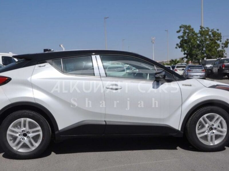 2023 Toyota C-HR 1.8 Litres 4 Cylinders Hybrid Engine White Black SUV Automatic