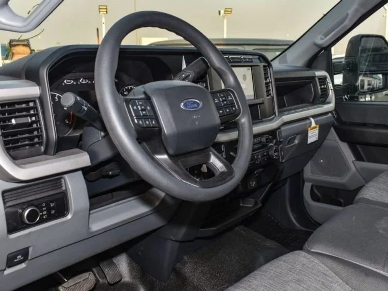2026 Ford F550 XL Super Duty 6.7L V8 Turbo Petrol Engine White Black Pickup Truck Automatic