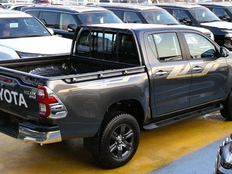 2026 Toyota Hilux SR5 2.4 L 4 Cylinders Diesel Engine Grey Black Double Cab Truck 4X4
