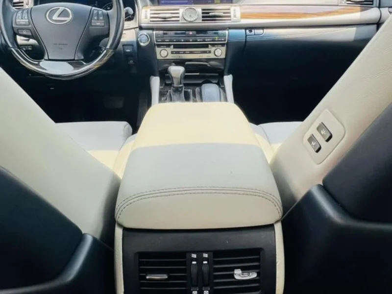 2013 LEXUS LS460 4.6 Litres V8 Petrol Engine Grey Beige Luxury Sedan GCC Specs