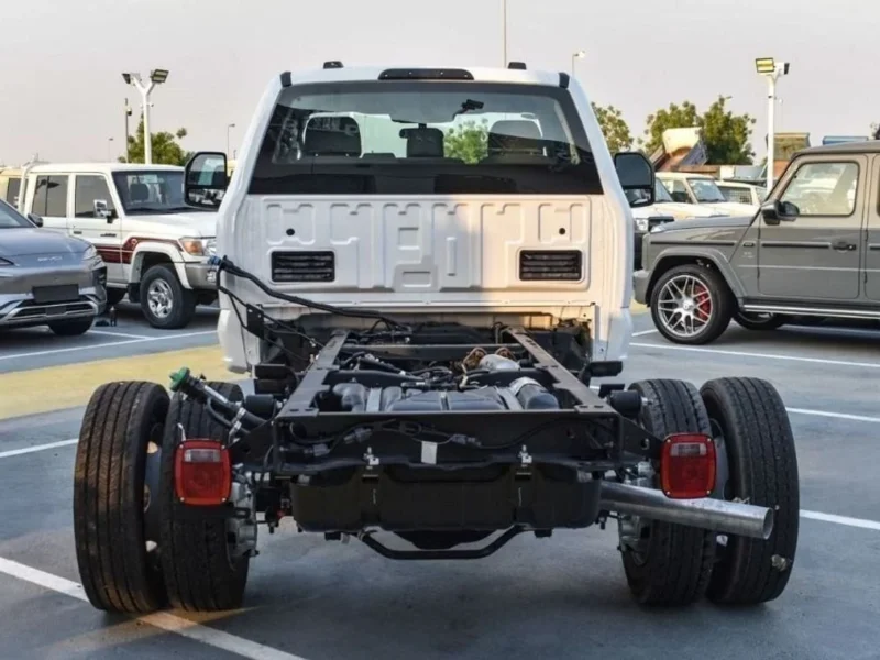 2026 Ford F550 XL Super Duty 6.7L V8 Turbo Petrol Engine White Black Pickup Truck Automatic