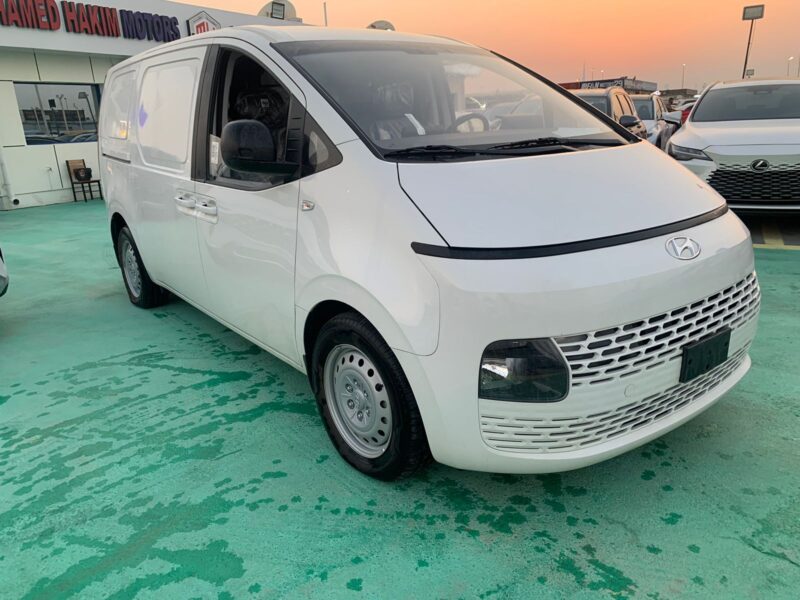 2024 Hyundai Staria 3.5L 6 Cylinders Petrol Engine White Black Spacious Family Van