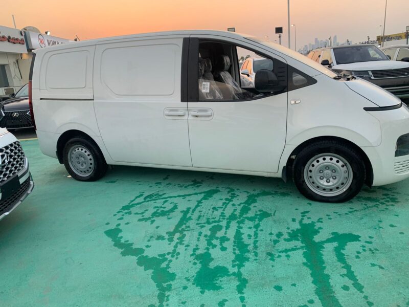2024 Hyundai Staria 3.5L 6 Cylinders Petrol Engine White Black Spacious Family Van