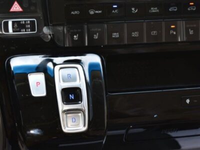 2024 Hyundai Staria 2.2L 4 Cylinders Diesel Engine Black Tan Premium Family Van