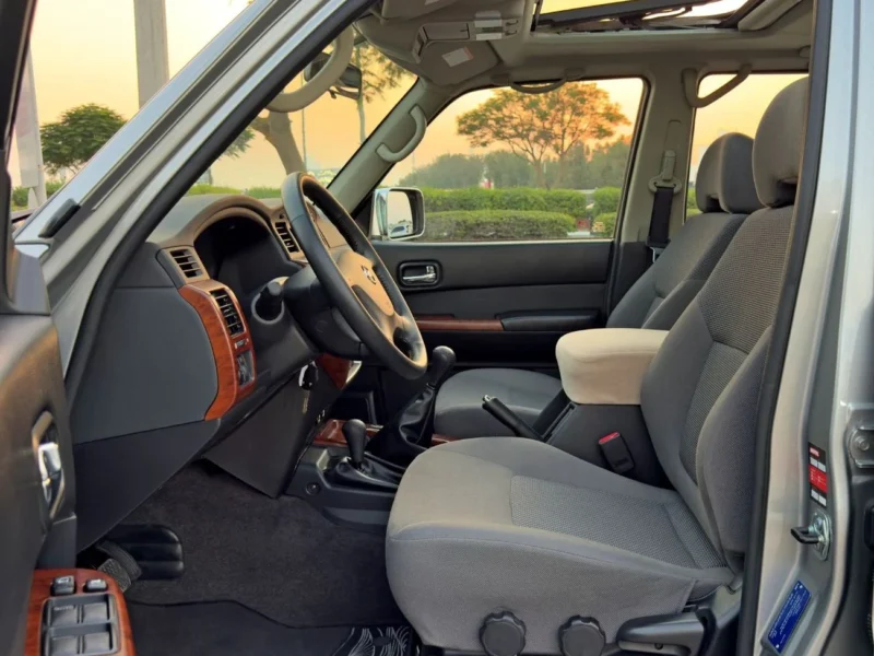 2024 Nissan Patrol Safari Manual 4.8 Litres 6 Cylinders Petrol Engine Silver Grey SUV GCC Specs
