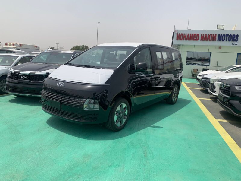 2024 Hyundai Staria 3.5L 6 Cylinders Petrol Engine Black 11-Seater Van