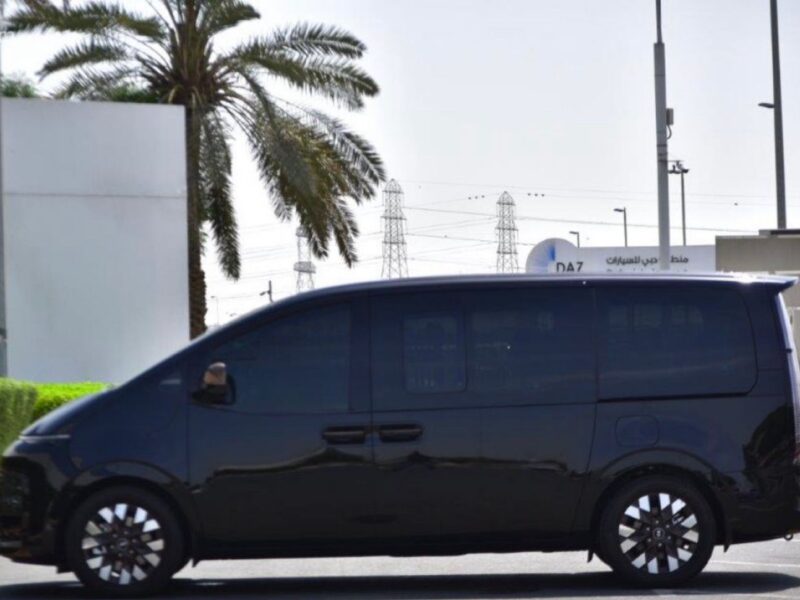 2024 Hyundai Staria 2.2L 4 Cylinders Diesel Engine Black Tan Premium Family Van
