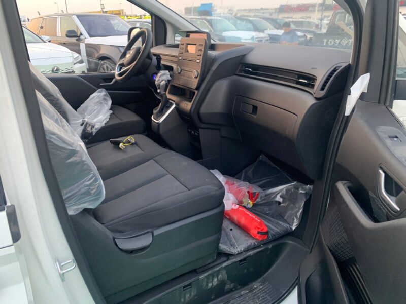 2024 Hyundai Staria 3.5L 6 Cylinders Petrol Engine White Black Spacious Family Van