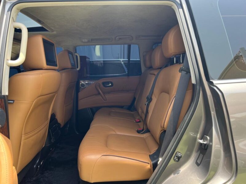 2018 NISSAN PATROL LE TITANIUM 5.6 Litres V8 Petrol Engine Grey Tan SUV GCC Specs
