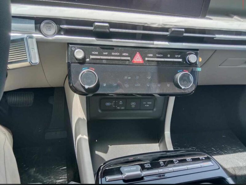 2026 Hyundai Tucson 1.6L Turbocharged T‑GDi 4 Cylinders Petrol Engine White Beige SUV