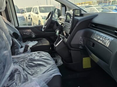 2026 Hyundai Staria 3.5L 6 Cylinders Petrol Engine White Black Spacious MPV GCC Specs