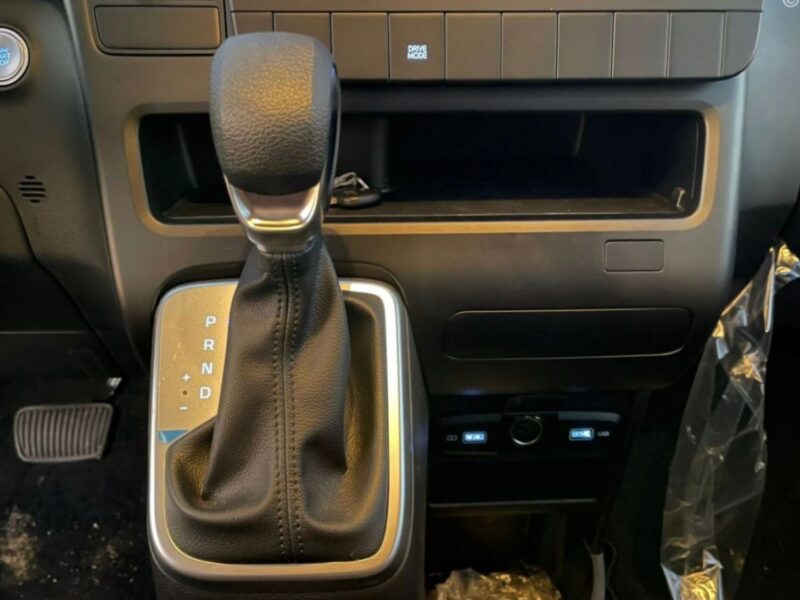 2024 Hyundai Staria 2.2L 4 Cylinders Diesel Engine Grey Black Cargo Van GCC Specs