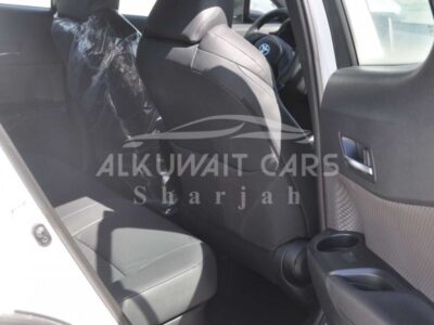 2023 Toyota C-HR 1.8 Litres 4 Cylinders Hybrid Engine White Black SUV Automatic