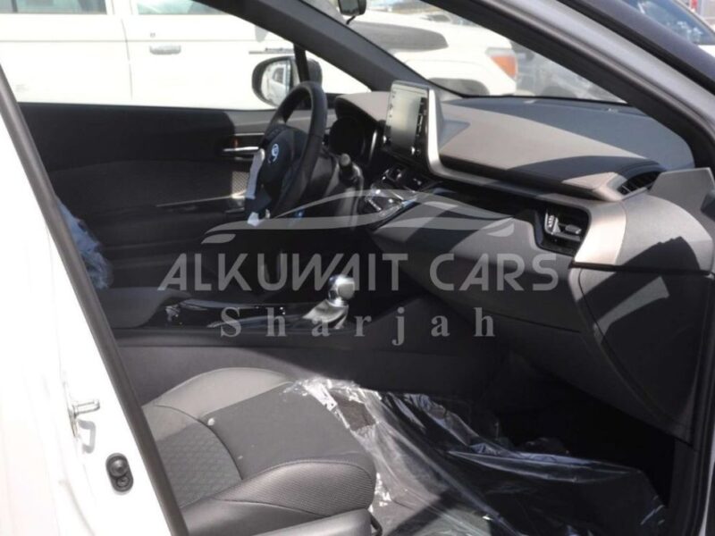 2023 Toyota C-HR 1.8 Litres 4 Cylinders Hybrid Engine White Black SUV Automatic