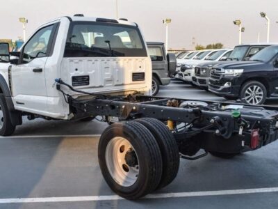2026 Ford F550 XL Super Duty 6.7L V8 Turbo Petrol Engine White Black Pickup Truck Automatic