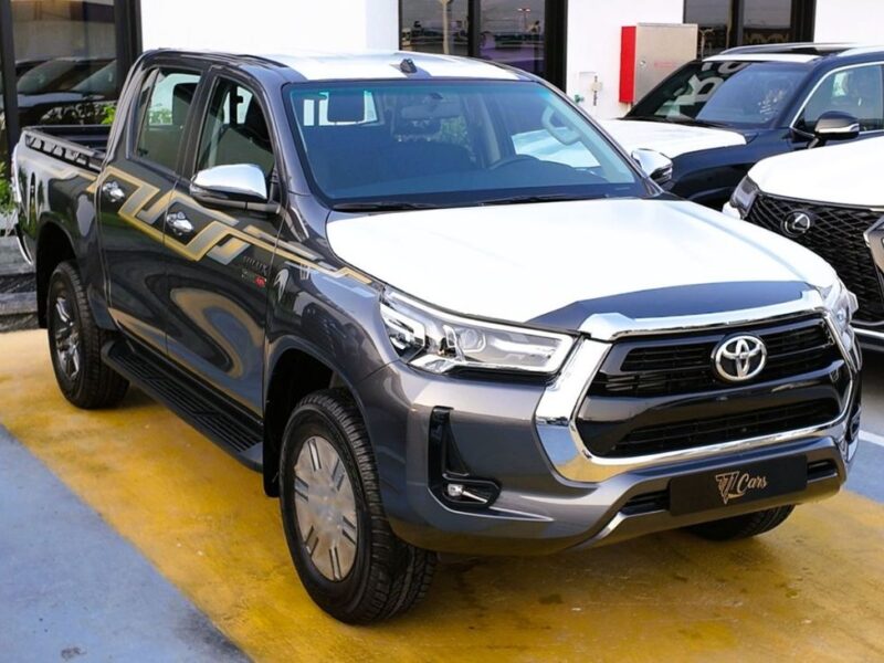 2026 Toyota Hilux SR5 2.4 L 4 Cylinders Diesel Engine Grey Black Double Cab Truck 4X4
