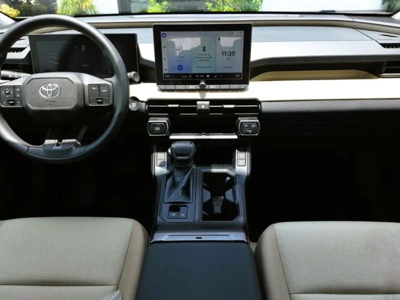 2026 TOYOTA RAV 4 EXR 2.0 Litres 4-Cylinder Petrol Engine White Beige SUV GCC Specs