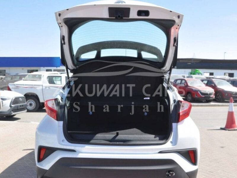 2023 Toyota C-HR 1.8 Litres 4 Cylinders Hybrid Engine White Black SUV Automatic