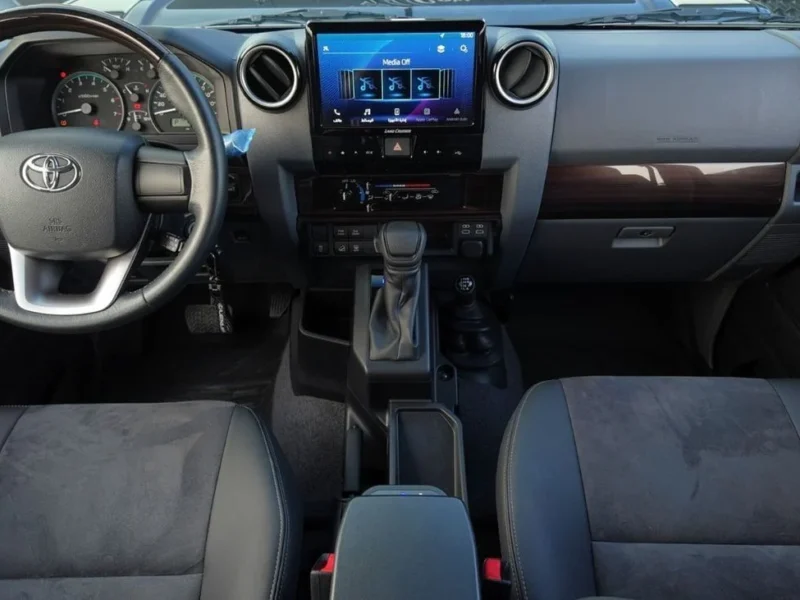 2024 TOYOTA LAND CRUISER HARD-TOP 70 SERIES 4.0L 6 Cylinders Black Tan SUV GCC