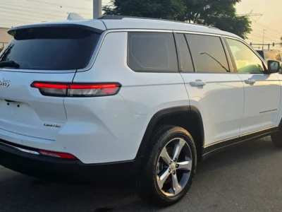 2022 Jeep Grand Cherokee Limited 6 Cylinders Petrol Engine White Beige SUV GCC Specs
