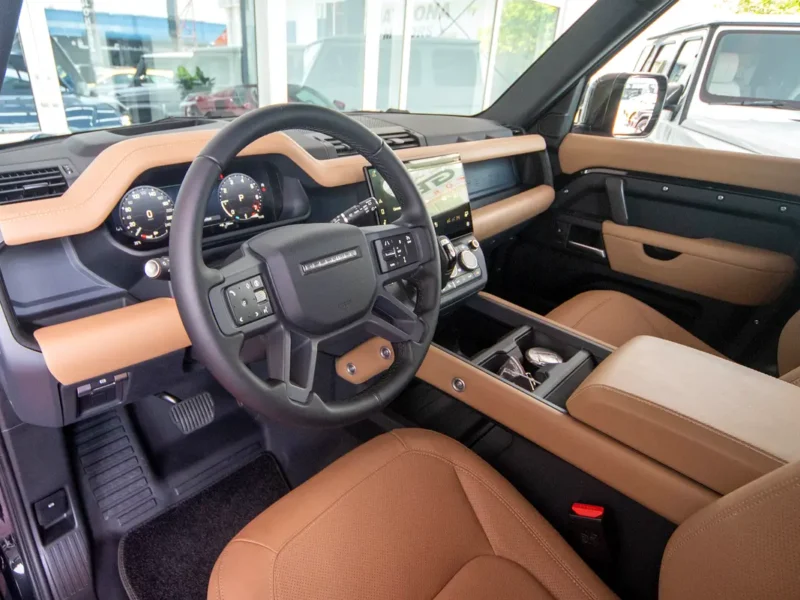 2026 Land Rover Defender 110 HSE P400 V6 3.0L Turbo MHEV Black Beige SUV GCC Specs