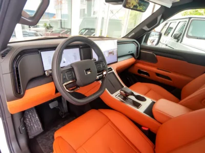 2026 Rox 01 VIP 1.5L Plug-in Hybrid 4 Cylinders Engine White Orange SUV GCC Specs