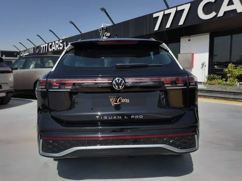 2025 VOLKSWAGEN TIGUAN L PRO 330TSI R-LINE SMART LEADING 4 Cylinders Black SUV