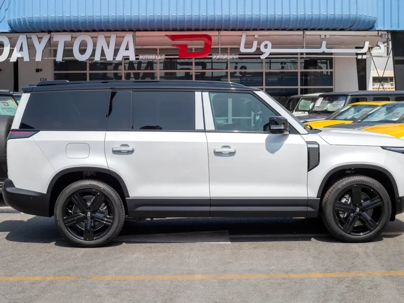2026 Rox 01 VIP 1.5L Plug-in Hybrid 4 Cylinders Engine White Orange SUV GCC Specs