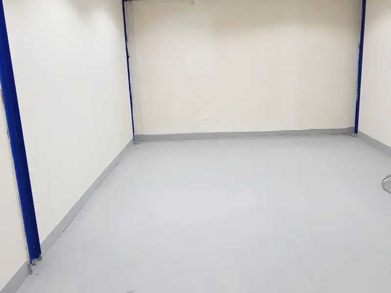 240 Sqft in Al Quoz Industrial Area 4 Mezzanine Floor Small Warehouse Ready to Move in