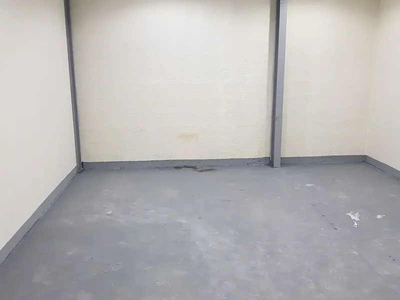 240 Sqft in Al Quoz Industrial Area 4 Mezzanine Floor Small Warehouse Ready to Move in