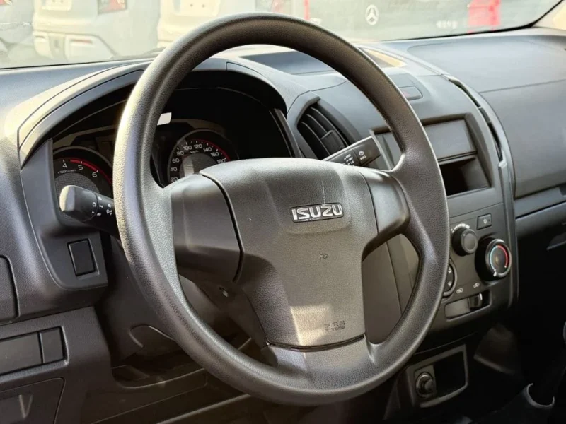 2026 Isuzu D-Max Intercooler 2.5L Turbo Diesel Intercooler Engine Black Grey Pickup Truck
