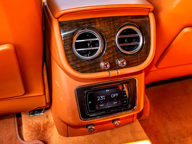 2020 Bentley Bentayga Special Edition 8 Cylinders petrol Engine White Tan GCC Specs