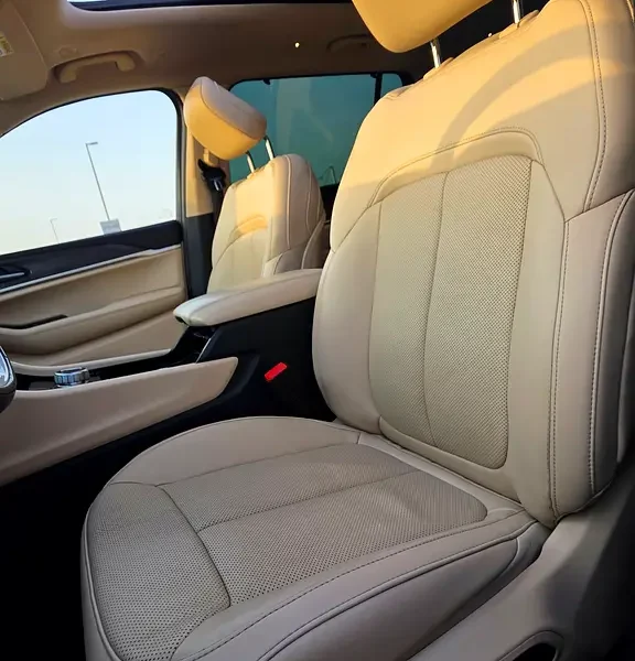 2022 Jeep Grand Cherokee Limited 6 Cylinders Petrol Engine White Beige SUV GCC Specs