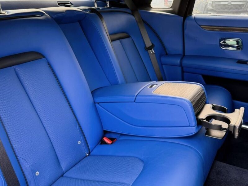 2021 Rolls Royce Ghost .75-litre twin-turbo V12 Petrol Engine Blue Sedan GCC Specs
