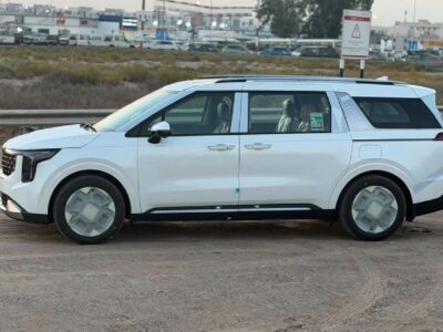 2026 KIA CARNIVAL 3.5 Litres 6 Cylinders Petrol Engine White Red SUV GCC Specs