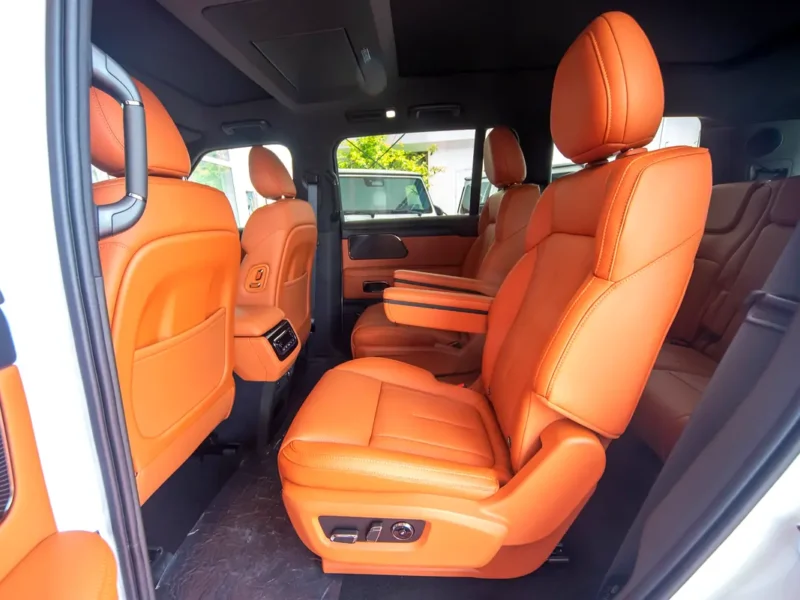 2026 Rox 01 VIP 1.5L Plug-in Hybrid 4 Cylinders Engine White Orange SUV GCC Specs