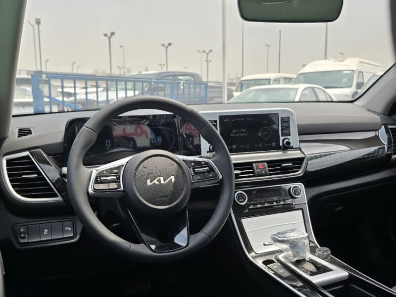 2026 Kia Seltos 1.5L Naturally Aspirated Petrol 4 Cylinders Silver Black SUV GCC Specs