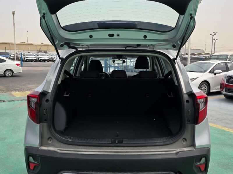 2026 Kia Seltos 1.5L Naturally Aspirated Petrol 4 Cylinders Silver Black SUV GCC Specs