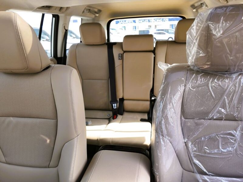 2025 TOYOTA PRADO GXR 2.4 Litres 4 Cylinders Petrol Engine White Beige SUV GCC