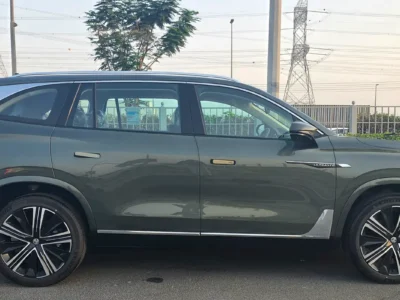 2025 MG RX9 Luxury 2.0L Turbocharged 4 Cylinders Petrol Engine Green Black SUV GCC