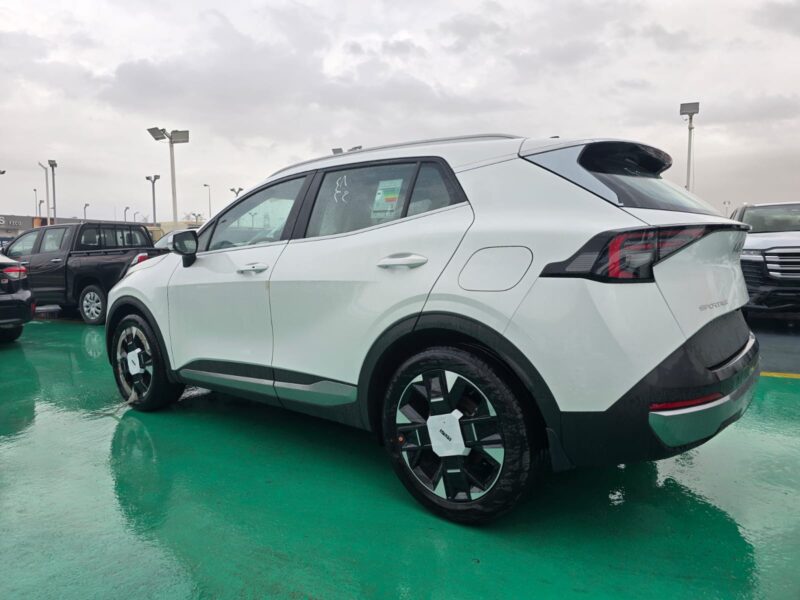 2026 Kia Sportage 2.0 Litres Turbocharged Inline-4 Engine White Beige SUV GCC Specs