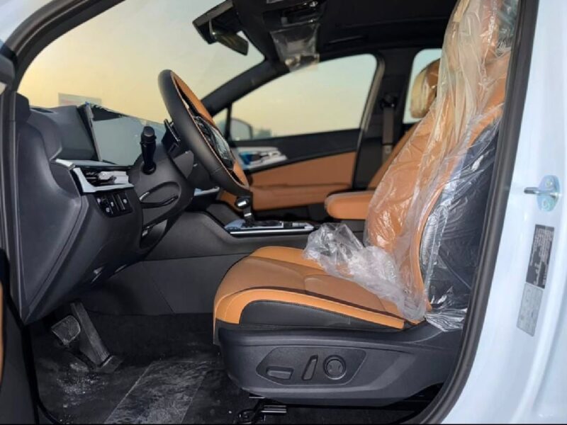 2026 Kia Sportage 2.0 Litres Turbocharged Inline-4 Engine White Brown SUV GCC Specs