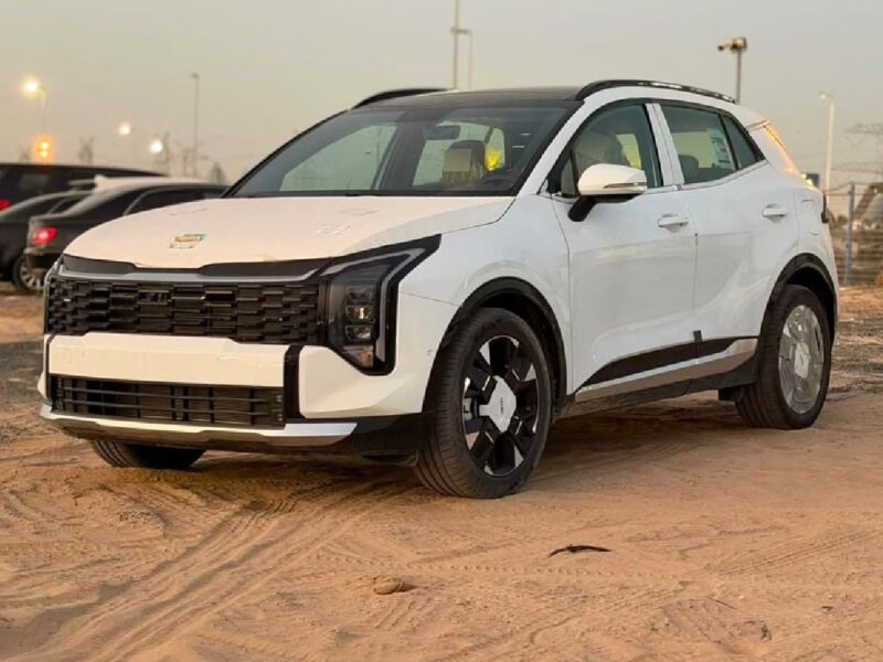 2026 Kia Sportage 2.0 Litres Turbocharged Inline-4 Engine White Brown SUV GCC Specs