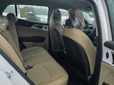 2026 Kia Sportage 2.0 Litres Turbocharged Inline-4 Engine White Beige SUV GCC Specs