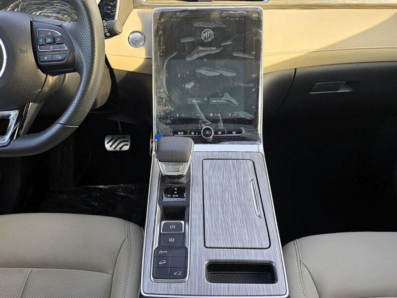 2025 MG RX5 Luxury 1.5 Litres 4 Cylinders Petrol Turbo Engine Black Tan SUV AT GCC Specs