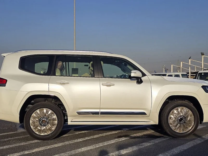 2026 Toyota Land Cruiser GXR 3.5L Twin Turbo 6 Cylinders Petrol Engine White Beige SUV GCC