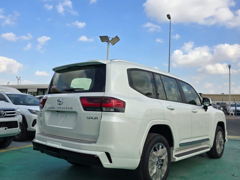 2026 TOYOTA LAND CRUISER LC300 GXR 3.5L Twin Turbo V6 Petrol Engine White Beige SUV